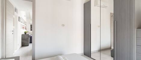 1 Schlafzimmer, Bügeleisen/Bügelbrett