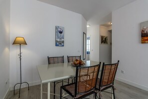 Apartment | Dining