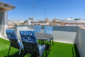 Apartment | Outdoor dining