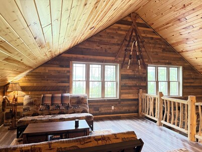 Lumberjack Lodge - Modern waterfront home with breathtaking Crane Lake sunsets