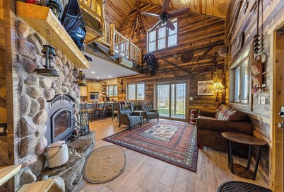 Lumberjack Lodge - Modern waterfront home with breathtaking Crane Lake sunsets