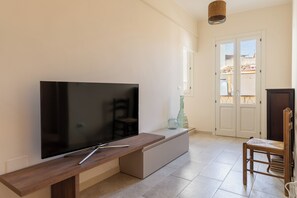 House, 2 Bedrooms, Hill View | Living area | 30-inch TV with satellite channels - Casa Verga con Terrazza by Wonderful Italy (Noto)