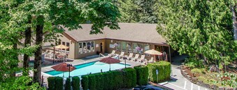 Mt. Hood 2-Bedroom Townhome w/ Fireplace