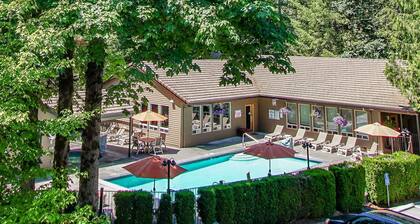 Mt. Hood 2-Bedroom Townhome w/ Fireplace
