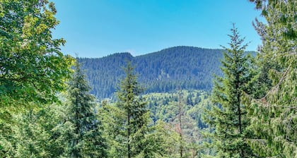 2-Bedroom Mt. Hood Condo w/ Pool Access