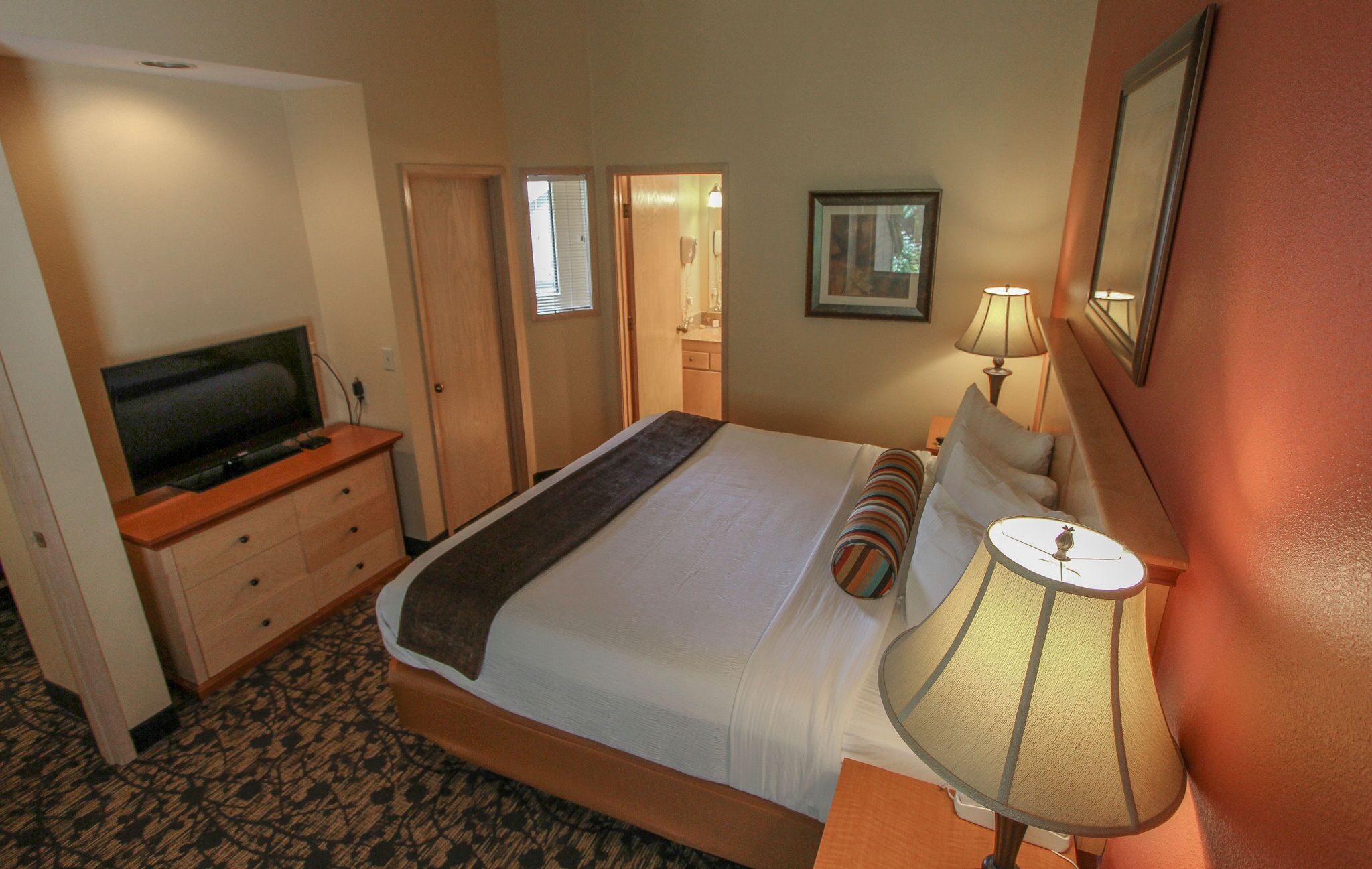 2 bedrooms, iron/ironing board, travel crib, free WiFi