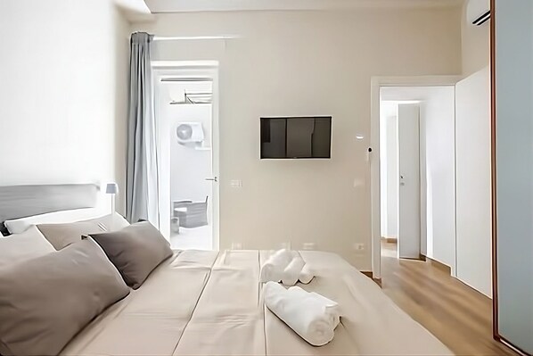 1 chambre, fer et planche à repasser, lit parapluie, Wi-Fi gratuit