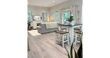 Rocky Creek Retreat, in otter point