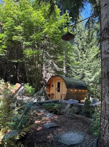 Rocky Creek Retreat, in otter point