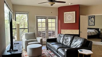 Smart TV, computer monitors