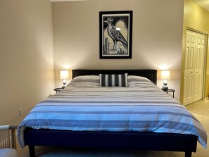 3 bedrooms, desk, internet, bed sheets - Marvelous 3-bedroom apartment in Tucson Foothills (Tucson)