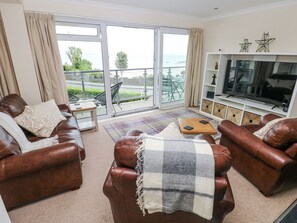 Cottage | Living area - Lifeboat Lookout (Tenby)
