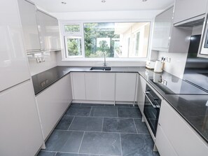 Stuga | Eget kök | Diskmaskin och grytor/köksredskap