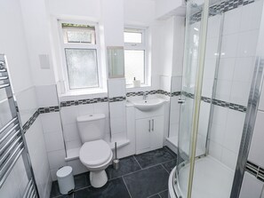 Cottage | Bathroom
