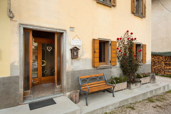 Exterior detail - Apartment 'Padola 72' with Mountain View and Wi-Fi (Padola)