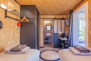 1 chambre, fer et planche à repasser, Wi-Fi, draps fournis