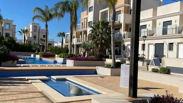 Apartment | Kolam renang | Kolam renang terbuka