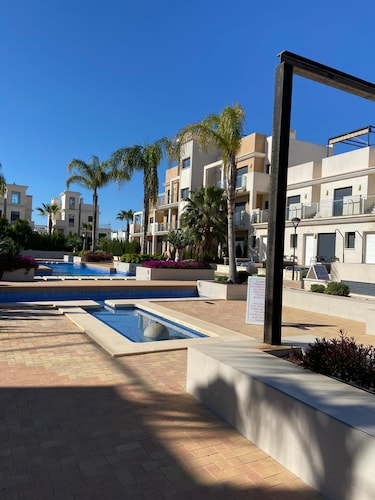 Sunny Penthouse Near Zenia Beach