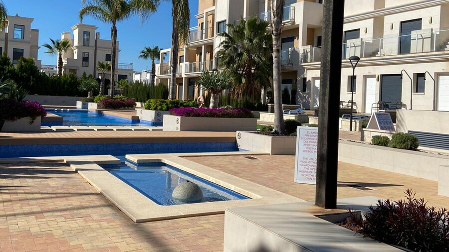 Sunny Penthouse Near Zenia Beach
