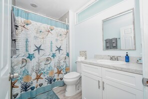 Dusche, Handtücher, Toilettenpapier