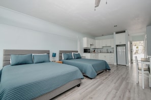 1 habitación, acceso a internet y ropa de cama
