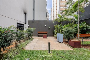 المنطقة المحيطة بالمنشأة