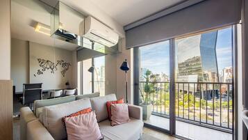 Basic Apartment | Living area