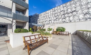 Basic Apartment | Terrace/patio