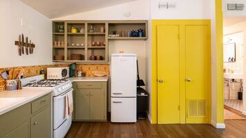 Bungalow, Private Bathroom | Private kitchen