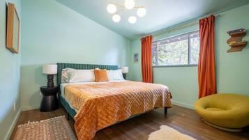 Bureau, espace de travail pour ordinateur portable, Wi-Fi gratuit