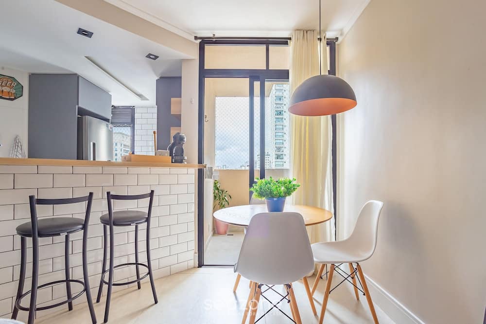 1 Bedroom Apartment with pool 600m from Moema/SP metro station NPZ093