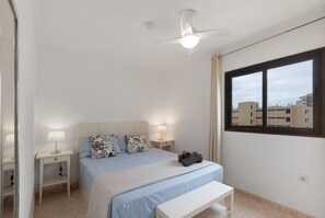 1 bedroom, iron/ironing board, WiFi, bed sheets - Holidays 'White Lily of the Canary Islands' with Shared Pool, Balcony and Wi-Fi (Playa Del Ingles)