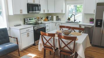 Micro-ondes, four, plaque de cuisson, lave-vaisselle