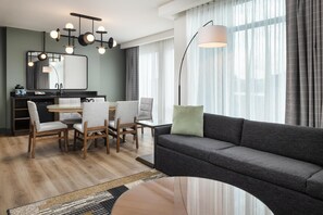 Télévision à écran plat de 55 pouces avec chaînes par câble, Netflix