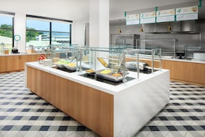 Bao gồm bữa sáng buffet hàng ngày