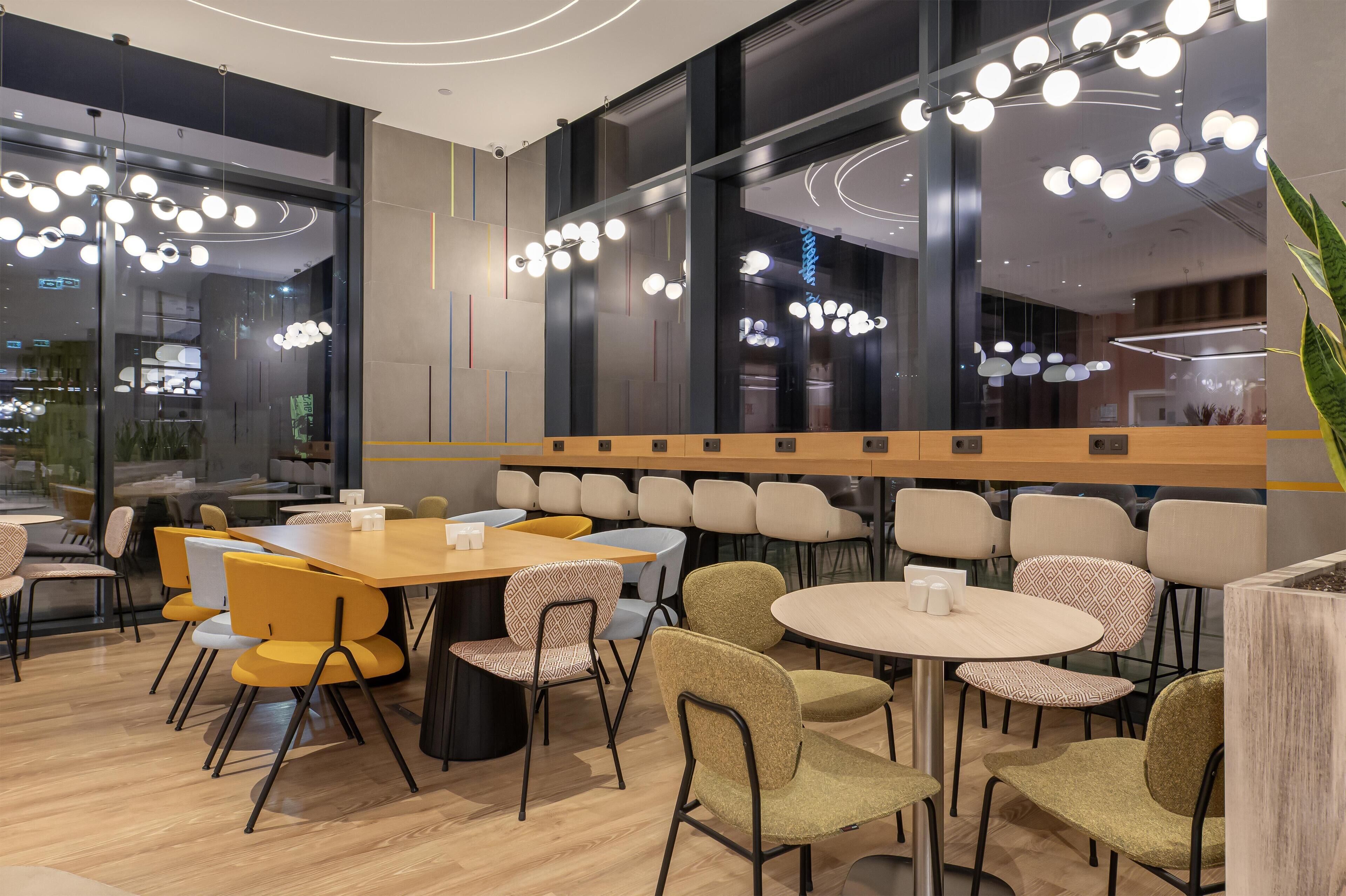 含每日吃到飽早餐