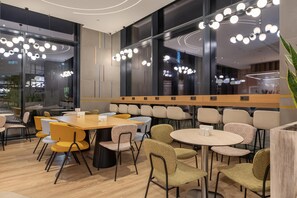 Az árban foglalt svédasztalos reggeli mindennap