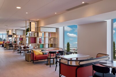 Hampton by Hilton Lyon Airport