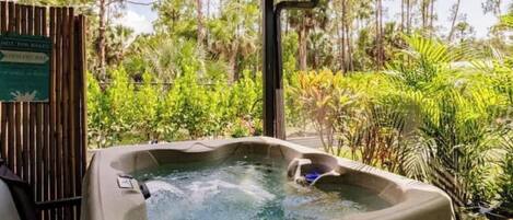 Outdoor spa tub