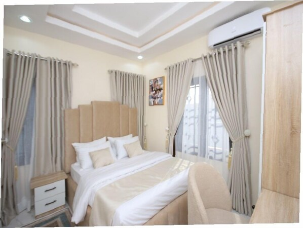 Apartamento Deluxe, no fumadores, vistas a la ciudad | Escritorio, espacio para trabajar con un portátil, wifi gratis