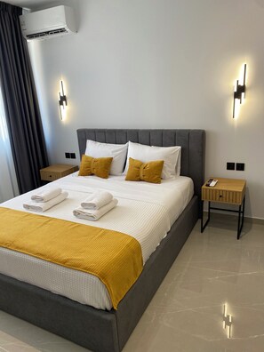 Familiesuite | Safe på rommet, blendingsgardiner og wi-fi (inkludert)