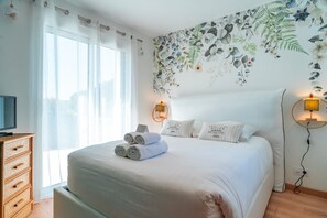 2 bedrooms, iron/ironing board, free WiFi, bed sheets