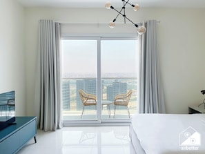 Iron/ironing board, Internet, bed sheets
