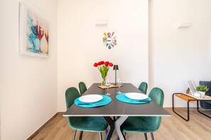 تناول الطعام