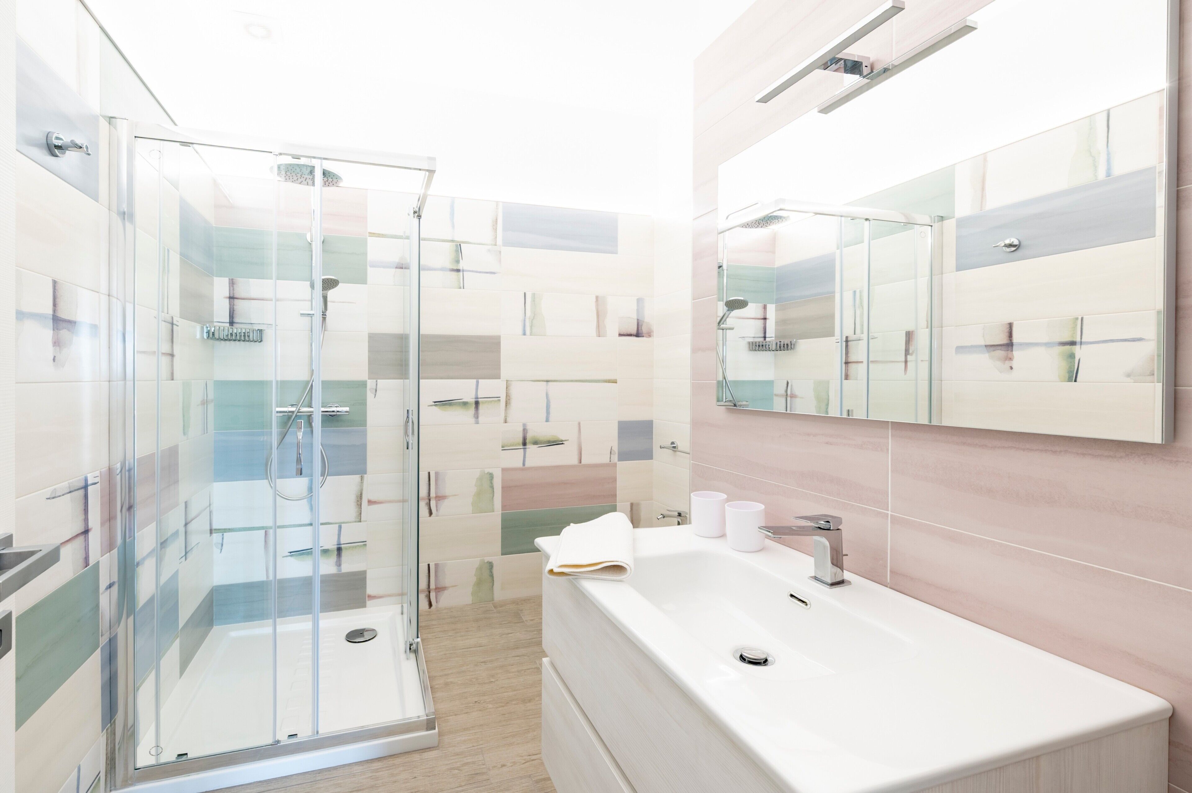 Dusch, hårtork och handdukar