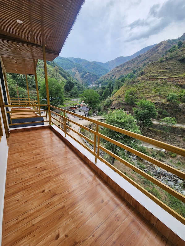 Bureau, espace de travail pour ordinateur portable