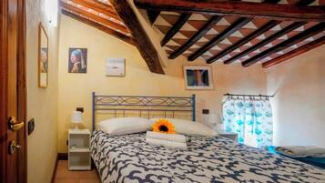 4 bedrooms, in-room safe, iron/ironing board, free WiFi