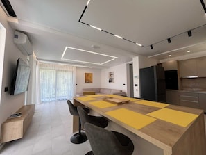 Luxury Villa, Sea View | Dining room