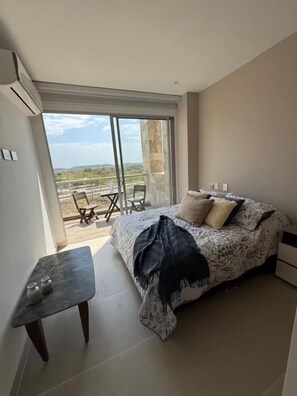 3 عدّة غرف نوم ومكواة/لوح كي وواي فاي وملاءات أسرّة