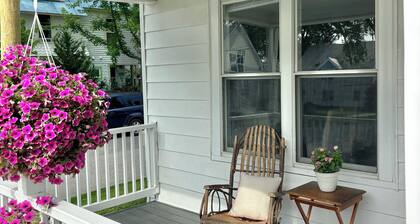 3-bedroom apartment in charming Southend Burlington